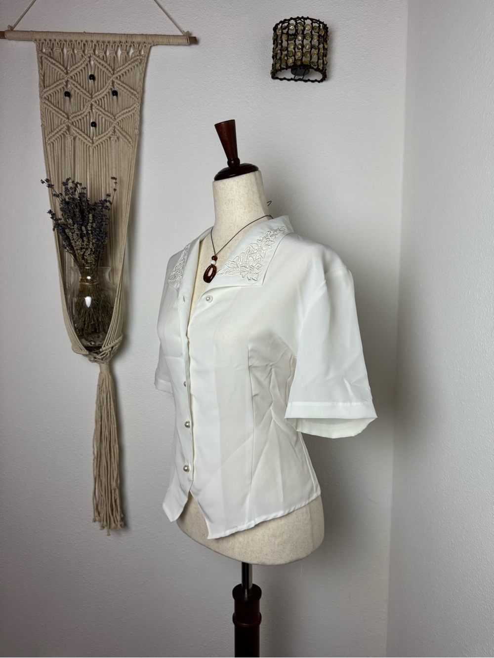 Vintage White Short-Sleeve Button Down Blouse with Embroidered Collar - Picture 2 of 3
